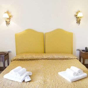 Camera standard con letto king size